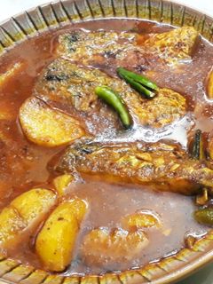রুই মাছের ঝোল(rui macher jhol recipe in bengali) রেসিপির প্রধান ছবি