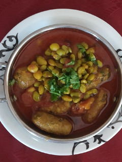 વાલોળ નાં દાણા અને મુઠિયા નું શાક (Valor Dana Muthia Shak Recipe In Gujarati) રેસીપી મુખ્ય ફોટો