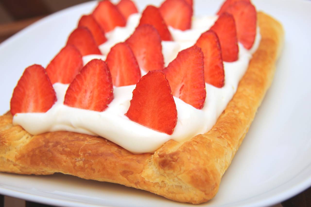 Egyszerű epres süti recept recept fotó