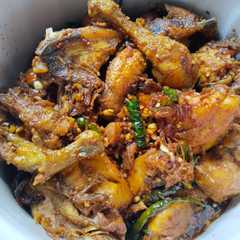 รูปของ 25. Ayam Kecap Bumbu Kacang