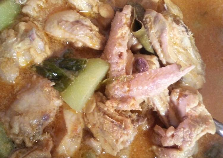 Ayam dan labu siam gulai