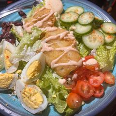 A picture of Fish fillet cobb salad.