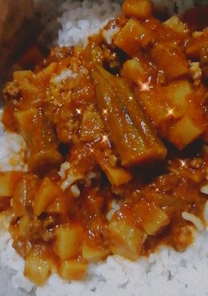 عکسی از دستور خورشت بامیه و گوشت چرخ کرده🥘