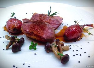 Foto di Petto d'anatra con pioppini e scalogni caramellati