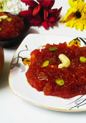 सफरचंदहलवा (safarchand halwa recipe in marathi) रेसिपी चे मुख्य फोटो 