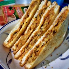 A picture of Potato Sandwich.