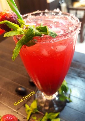 A picture of Strawberry grapes mocktail.