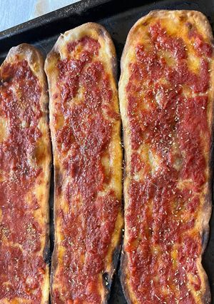 A picture of Crispy Roman-Style Mini Pizzas.