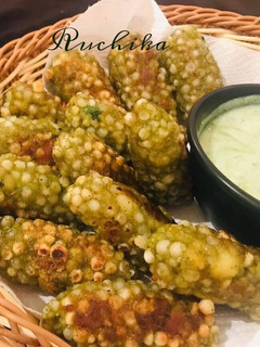 A picture of Green Sabudana Rolls.