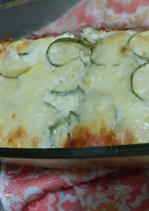 Una foto de Lasagna de zucchinis, jamón y queso