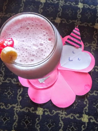 Easy Steps to Make Strawberry and banana smoothie the Awesome  So Delicious
