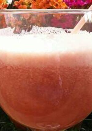 Una foto de Batido de Piña y Frutillas