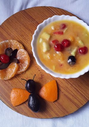 A picture of Sweet milky fruit pie.