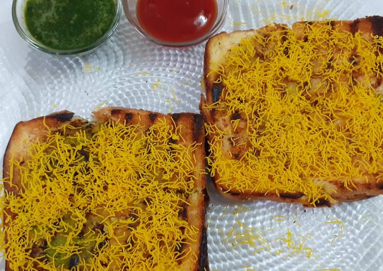 Recipe of Favorite Bombay grilled sandwich