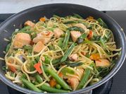 A picture of linguine peas