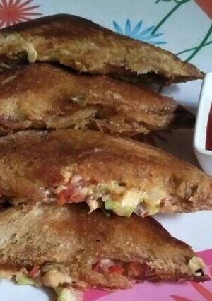 A picture of # Tiffin box # Cheese sandwich.