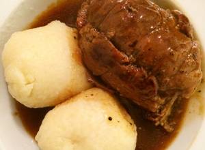 FILETES DE TERNERA AL AJILLO Y LIMÓN CON PATATAS AL ROMERO RECETA DE CARNE  FACIL Y SENCILLA 