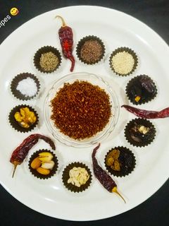 शाही जवस चटणी (shahi javas chutney recipe in marathi) रेसिपी चे मुख्य फोटो