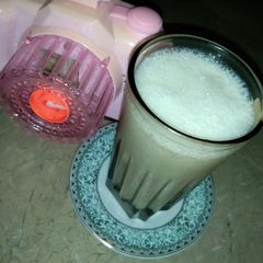 A picture of Pista banana milkshake.