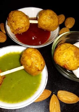 A picture of Badam ke pakode.