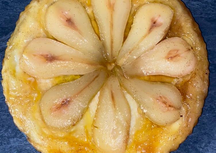 Tarte tatin poire đ caramĂ©lisĂ©e