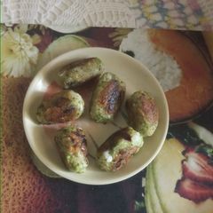 A picture of Cheesy broccoli potato tots.