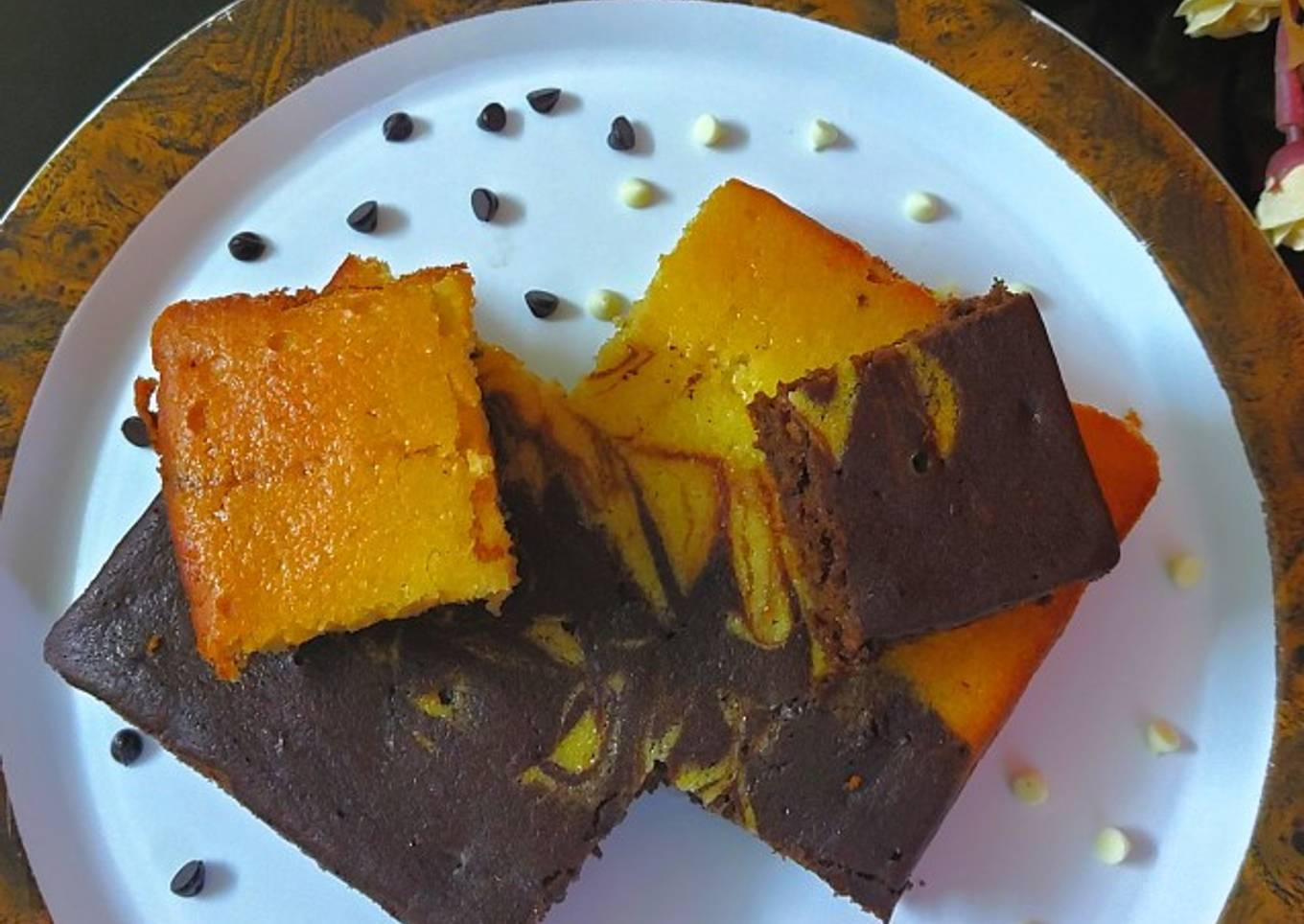 Vanilla chocolate marble cake