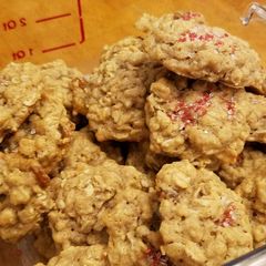 A picture of Oatmeal Raisin Cookies.