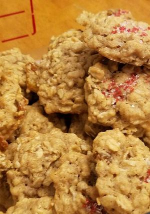 A picture of Oatmeal Raisin Cookies.