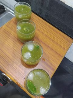 હરીયાળી શરબત (Hariyali Sharbat Recipe In Gujarati) રેસીપી મુખ્ય ફોટો