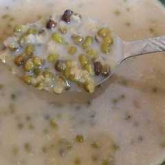 A picture of Bubur Kacang Hijau.