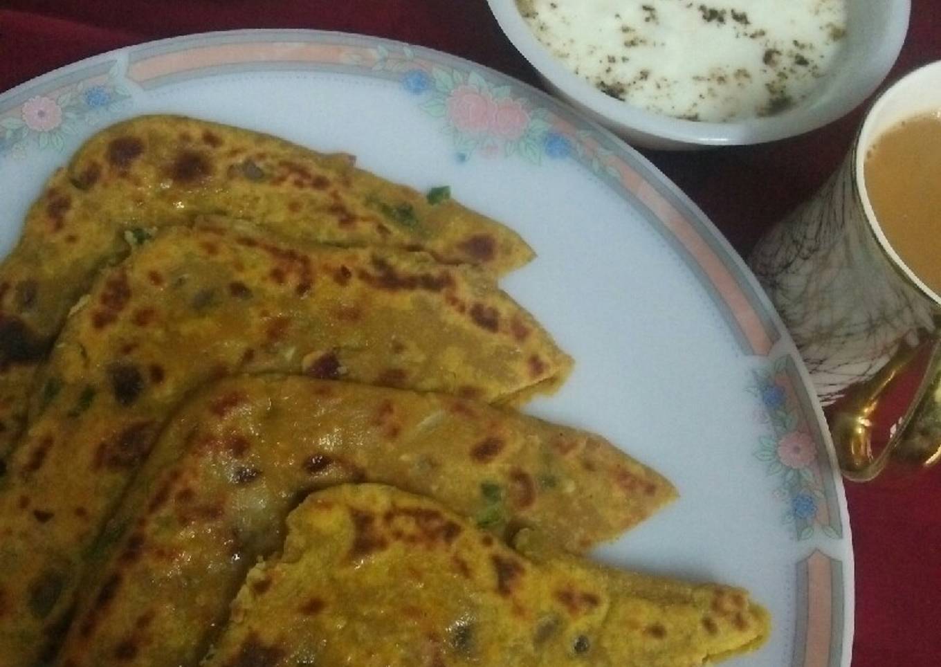 Dal paratha/ lentil stuffed paratha