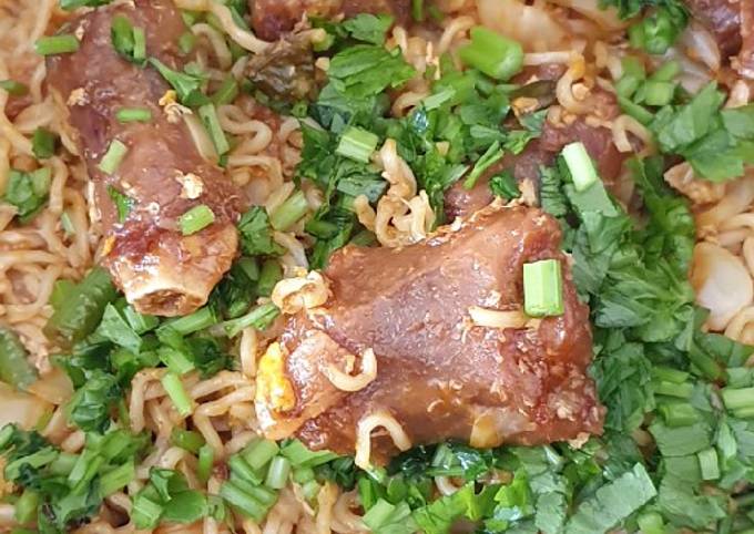 PELBAGAI MASAKAN MEE : Meggi goreng tomyam ekor lembu