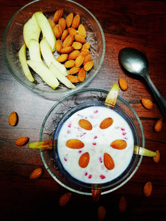 ફ્રૂટ સલાડ (Fruit Salad Recipe In Gujarati) રેસીપી મુખ્ય ફોટો