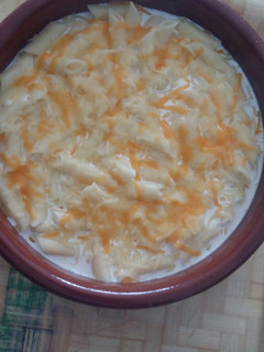 Una foto de Macarrones con Bechamel y Quesos
