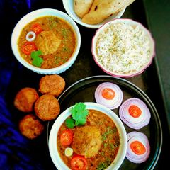 A picture of Chicken Meatballs Curry.