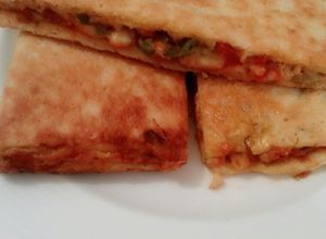 صورة لوصفة بيتزا مطبقه