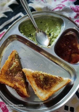 A picture of Peanut chutney.