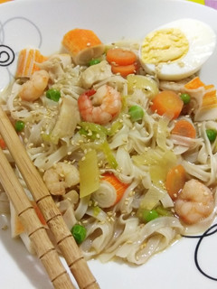 Una foto de Sopa de pescado con Tallarines de arroz