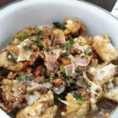 A picture of Tahu Gejrot.