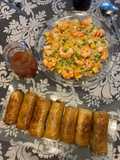 Rollitos primavera, arroz tres delicias y salsa agridulce. 🐉 🥢🥡🍜