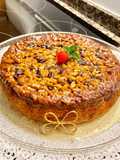 “Pastel con frutos secos caramelizados” (“Cake with caramelized nuts”)
