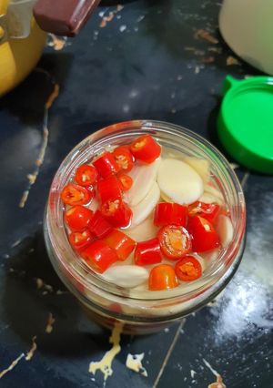 Hình của món Dấm tỏi ớt.