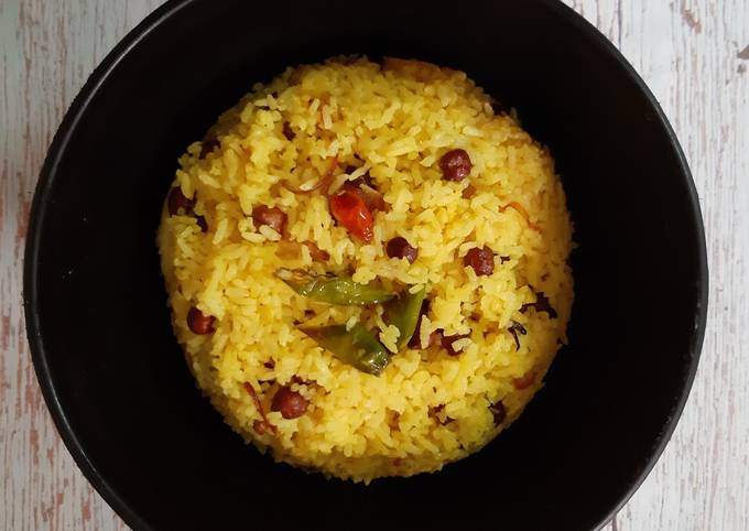 Bhute ko Bhaat / Fried Rice (with Channa/ Bengal Gram)