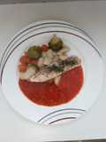 Lachs auf Rosenkohl und Gnocchi (glutenfrei) mit Tomatensauce