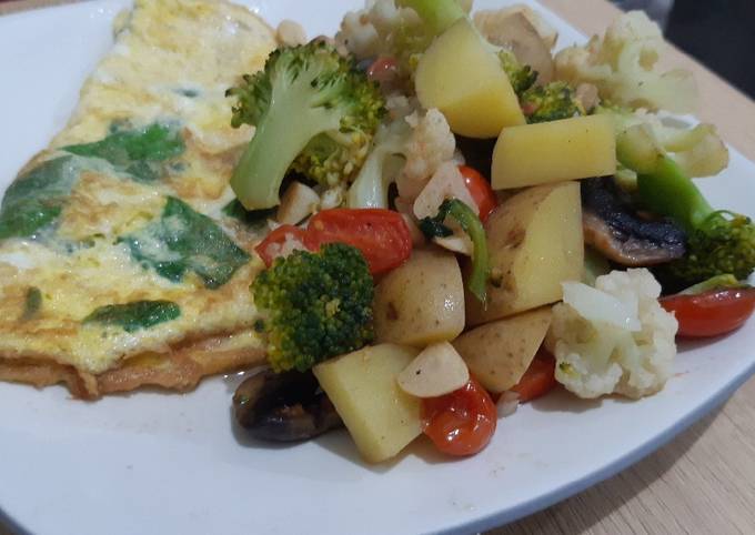 Sauteed vegetables and spinach omelette (dadar bayam)