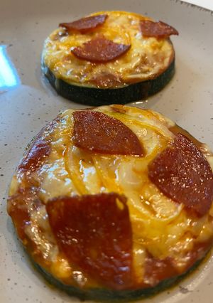 Cukkini mini “pizza” recept fotója