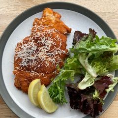 A picture of Chicken Milanese.