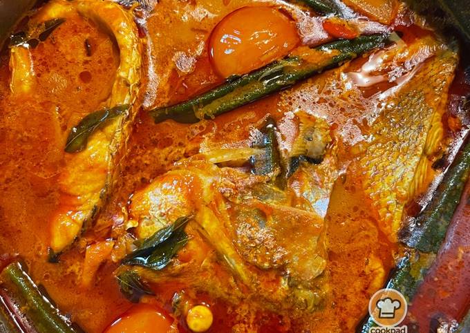 Resipi Gulai Kari Ikan Merah 🤤 oleh Ain Mohd Kitchen  Cookpad