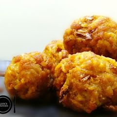 A picture of Leftover maggi cheese pakoda.